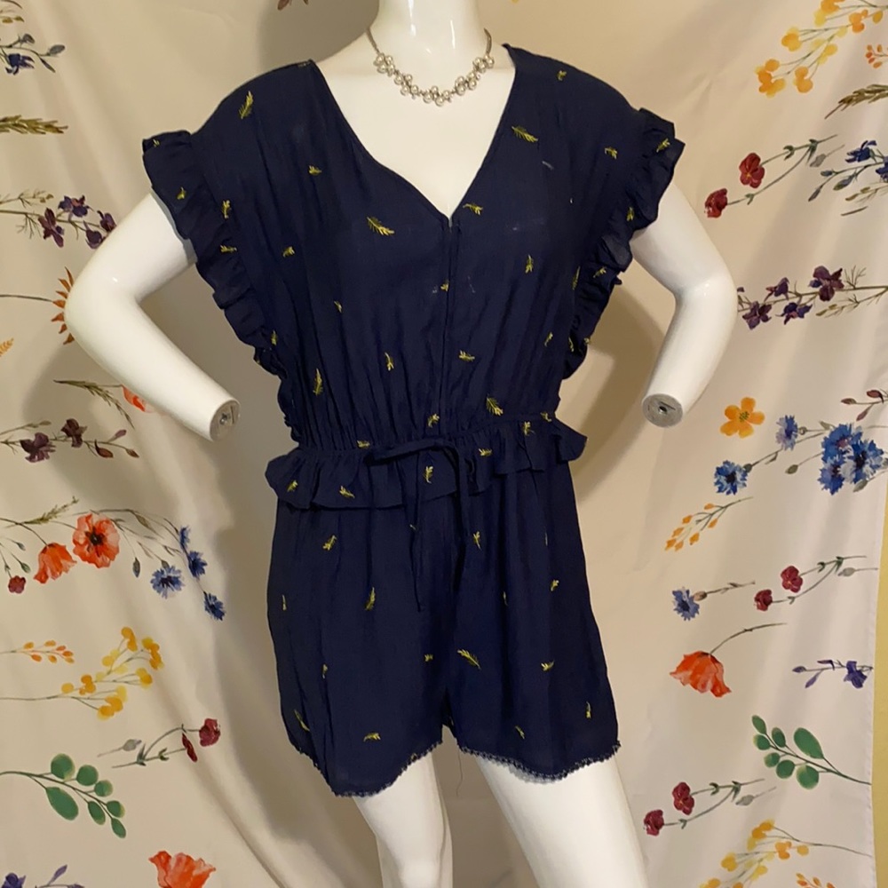🚚 NEW! Very J Navy Romper Large